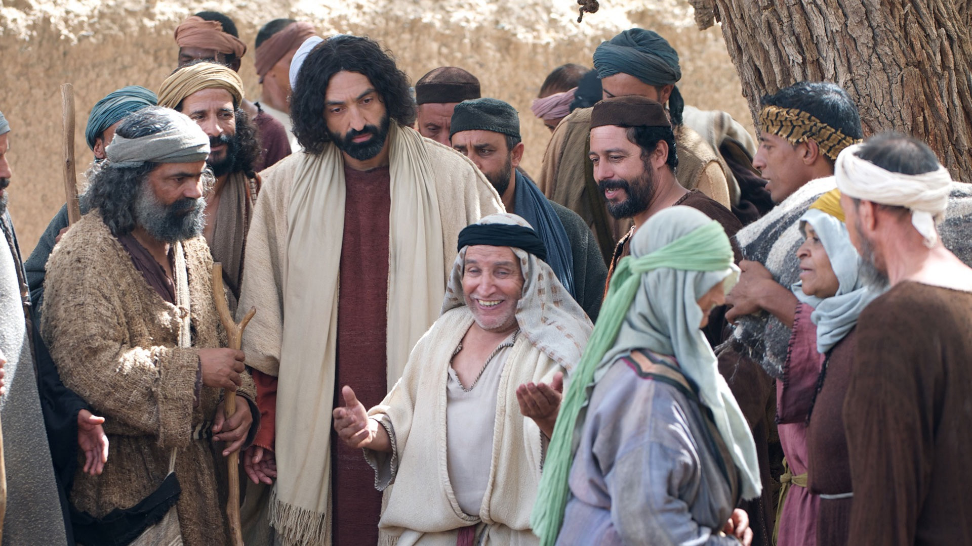 キリストと群衆に囲まれるザアカイのイメージ画像