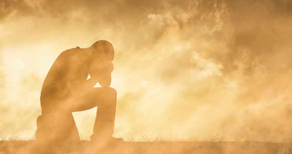 お祈りしているイメージ画像